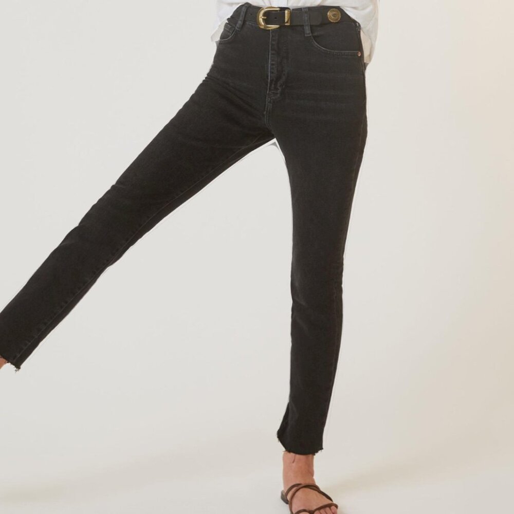 Anthropologie Pilcro High Waist Cigarette Jeans Raw Hem in Black Wash 31 T